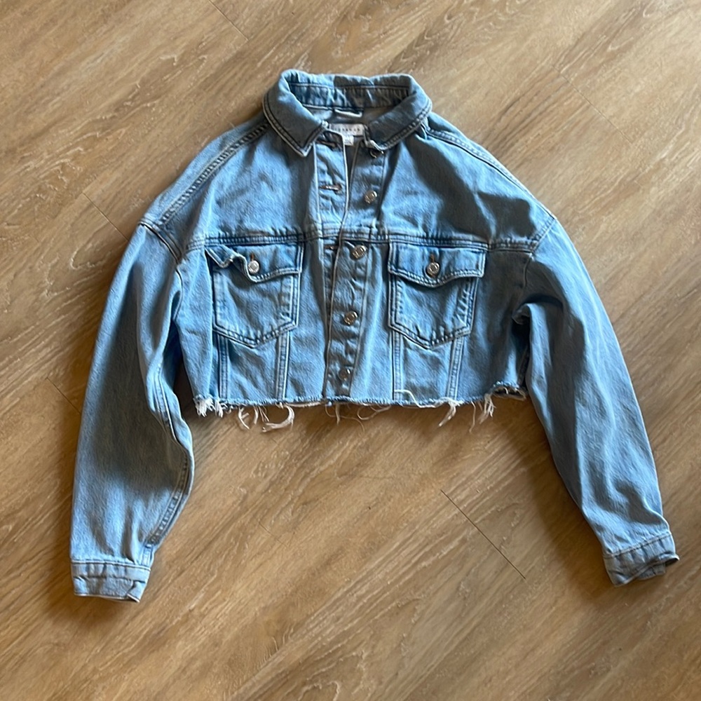 TOPSHOP CROPPED DENIM JACKET size 4